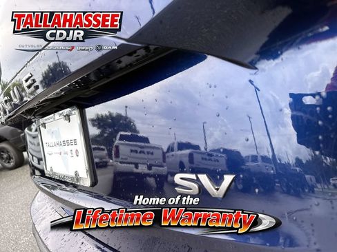 Used 2024 Nissan Rogue SV FWD image 5