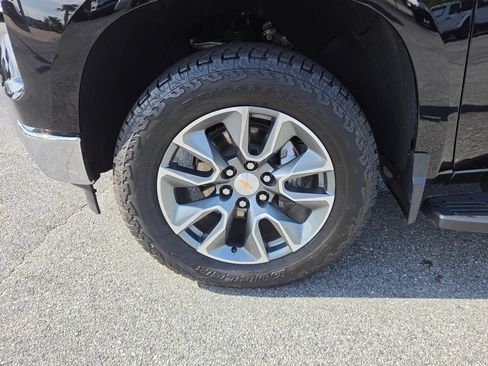 Used 2026 Chevrolet Silverado 1500 LT w/ Z71 Off-Road Package AWD/4WD image 9