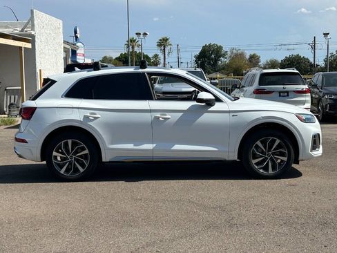 Used 2022 Audi Q5 2.0T Premium w/ Convenience Package AWD/4WD image 2
