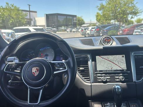 Used 2015 Porsche Macan S AWD/4WD image 7