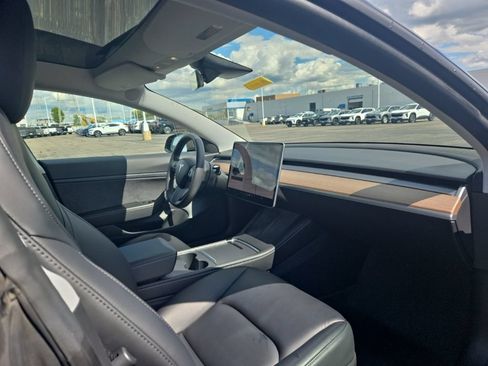 Used 2021 Tesla Model 3 Standard Range Plus RWD image 14