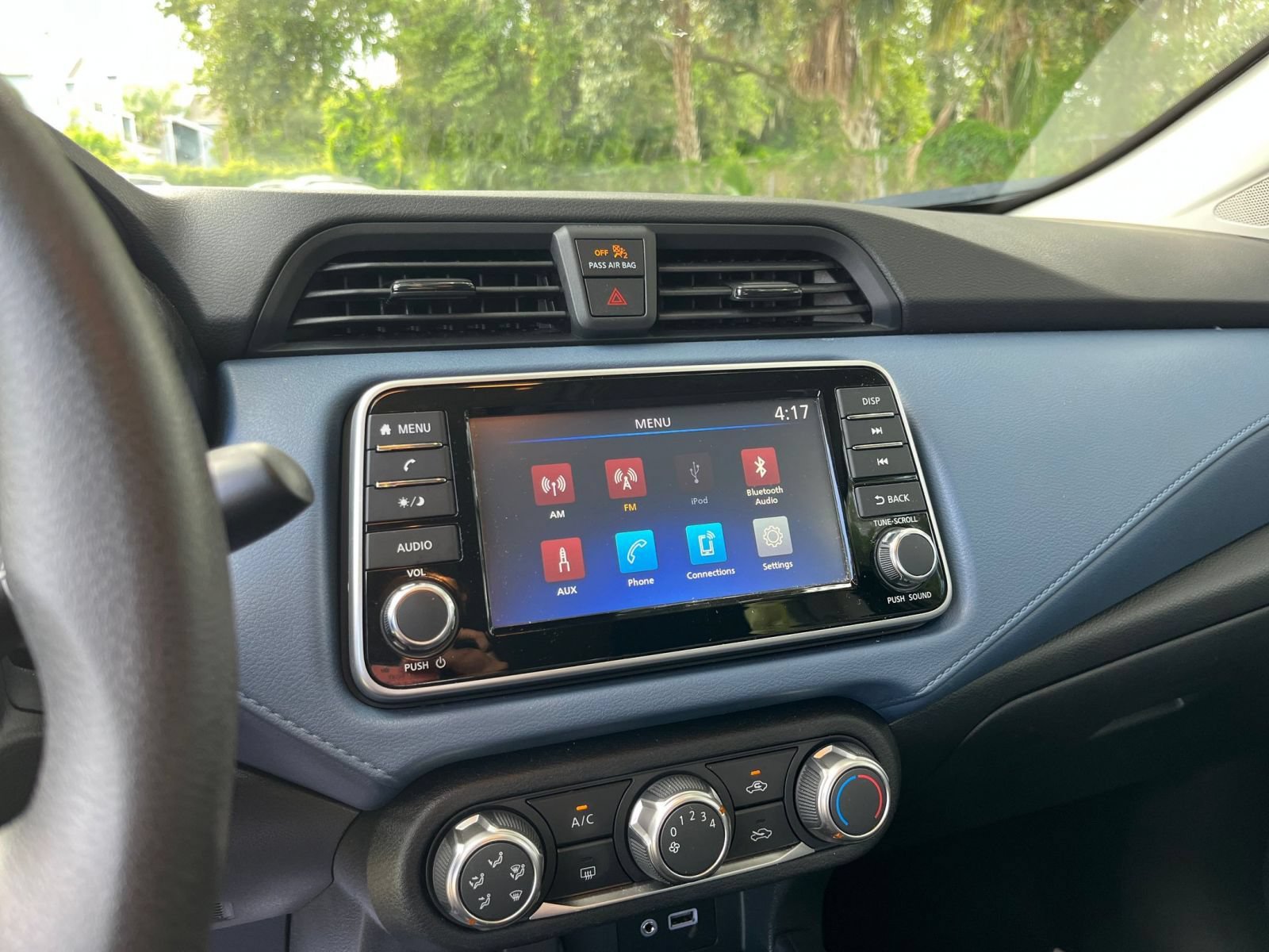 Used 2025 Nissan Versa SV FWD image 19