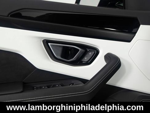 Used 2023 Lamborghini Urus S AWD/4WD image 13
