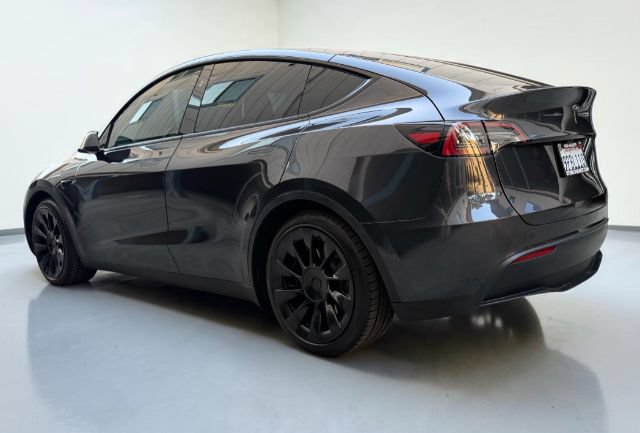 Used 2024 Tesla Model Y Long Range RWD image 4