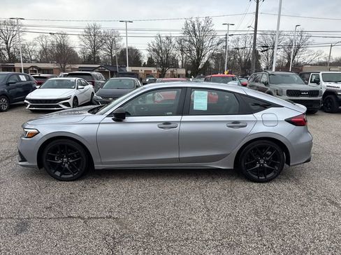 Used 2023 Honda Civic Sport image 4