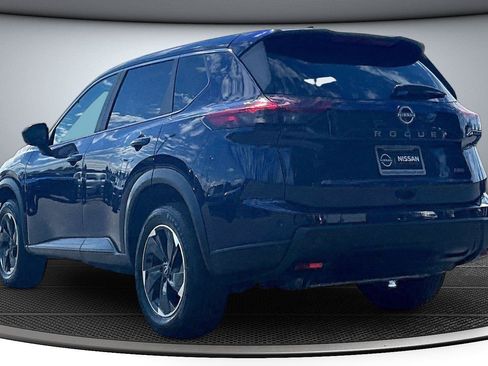 Used 2025 Nissan Rogue SV AWD/4WD image 5