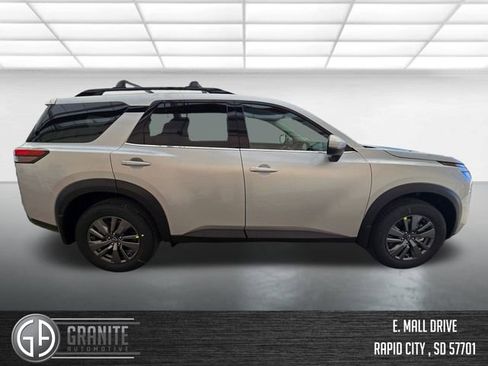 New 2025 Nissan Pathfinder SV image 6