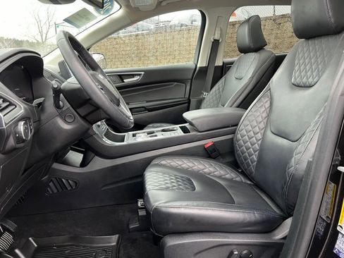 Used 2024 Ford Edge Titanium w/ Equipment Group 301A image 3