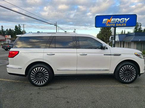 Used 2019 Lincoln Navigator Black Label w/ Cargo Package image 2