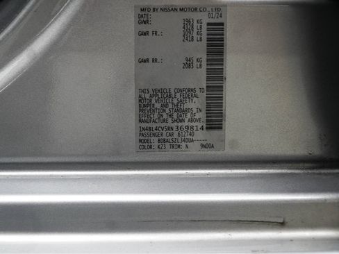 Used 2024 Nissan Altima 2.5 SR FWD image 40