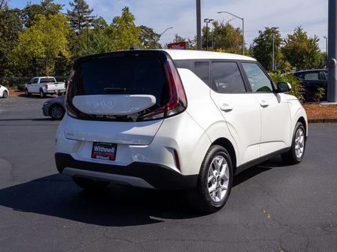 Used 2023 Kia Soul LX w/ LX Technology Package FWD image 7