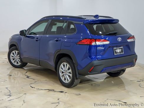 Used 2024 Toyota Corolla Cross LE w/ Moonroof Package FWD image 10