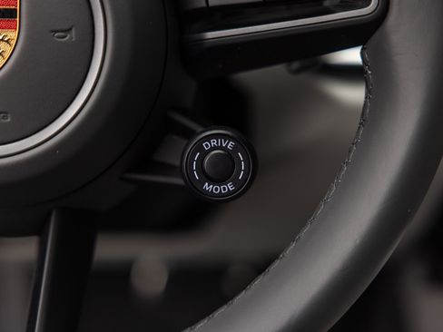 Certified 2024 Porsche 911 Carrera RWD image 46
