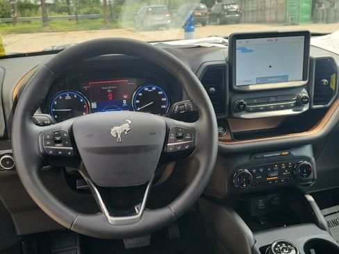 Used 2024 Ford Bronco Sport Outer Banks w/ Tech Package AWD/4WD image 7