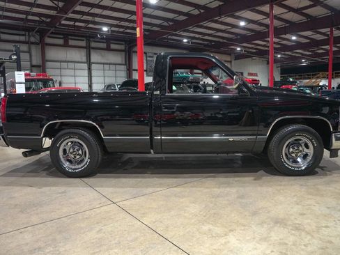 Used 1990 Chevrolet Silverado 1500 2WD Regular Cab image 10