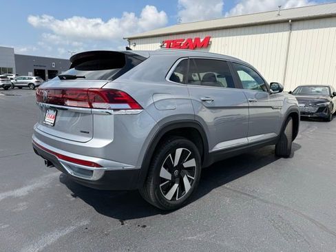 Certified 2025 Volkswagen Atlas Cross Sport SEL image 8