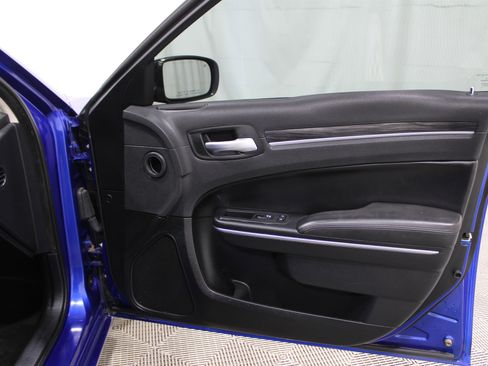 Used 2018 Chrysler 300 Touring w/ Sport Appearance Package image 27