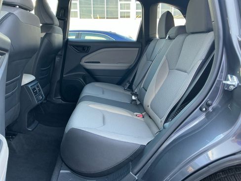 Used 2025 Subaru Forester Premium image 33