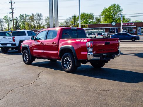 Used 2023 Toyota Tacoma TRD Off-Road AWD/4WD image 5