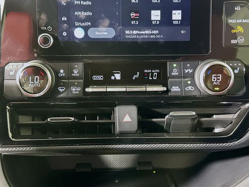 Used 2024 Toyota Highlander XSE image 23