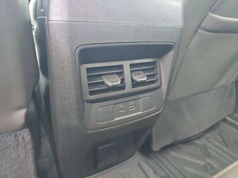 Used 2024 Chevrolet Colorado ZR2 w/ Technology Package image 17