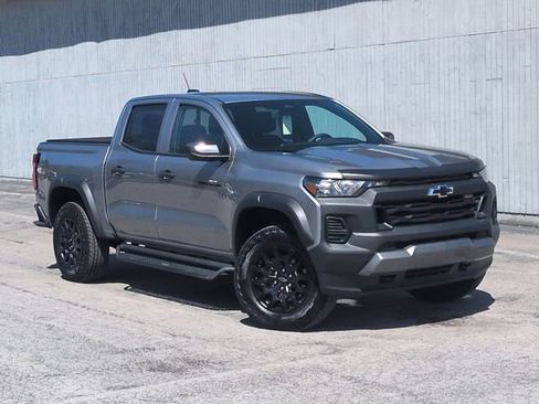 Used 2025 Chevrolet Colorado Trail Boss image 11