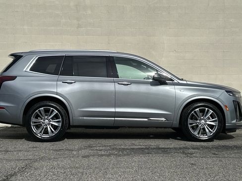 Certified 2024 Cadillac XT6 Premium Luxury image 3