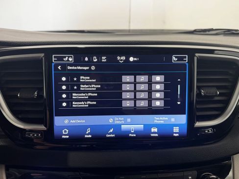 Used 2024 Chrysler Pacifica Touring-L FWD image 29