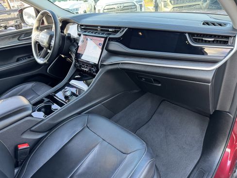 Used 2022 Jeep Grand Cherokee Limited image 42