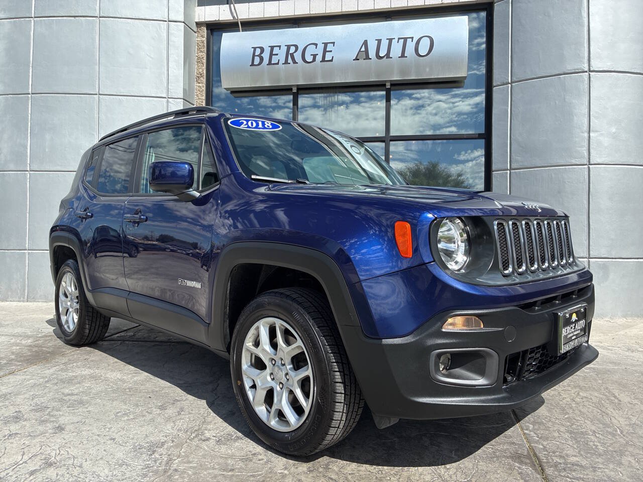 Used 2018 Jeep Renegade Latitude w/ Cold Weather Group AWD/4WD image 1