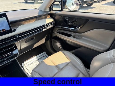 Used 2024 Lincoln Corsair Grand Touring AWD/4WD image 12