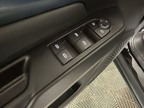 Used 2025 Chevrolet Equinox EV LT FWD image 12
