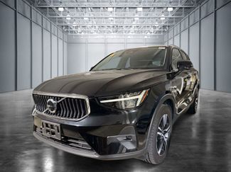 Used 2023 Volvo XC40 B5 Plus w/ Climate Package AWD/4WD video 1