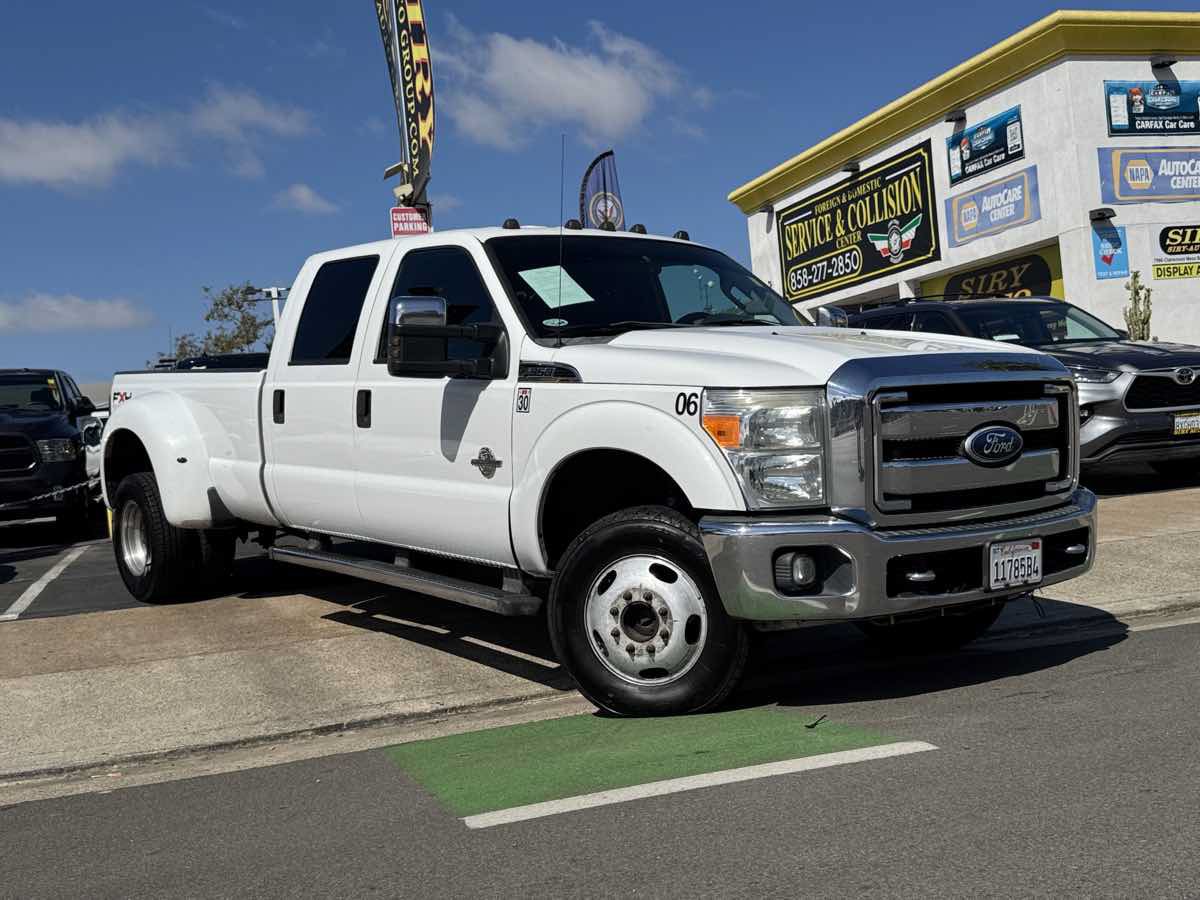 Used 2011 Ford F350 XLT w/ XLT Premium Pkg AWD/4WD image 2