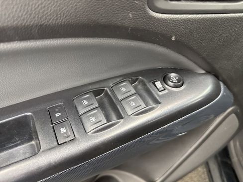 Used 2021 Chevrolet Colorado Z71 AWD/4WD image 19