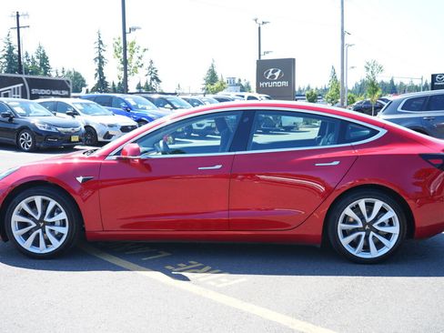 Used 2020 Tesla Model 3 Standard Range Plus RWD image 2