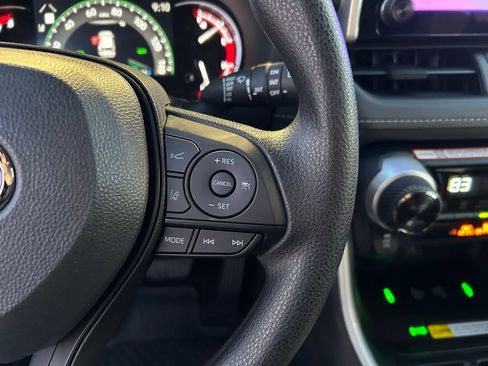 Used 2025 Toyota RAV4 XLE image 20