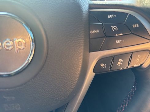 Used 2019 Jeep Grand Cherokee Trailhawk image 20