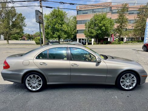 Used 2008 Mercedes-Benz E 350 4MATIC Sedan image 6