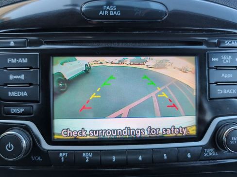 Used 2016 Nissan Juke SV image 18