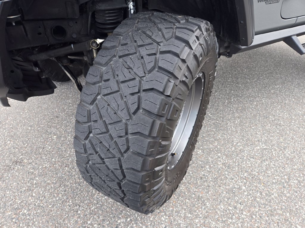 Used 2021 Jeep Wrangler Sport AWD/4WD image 16