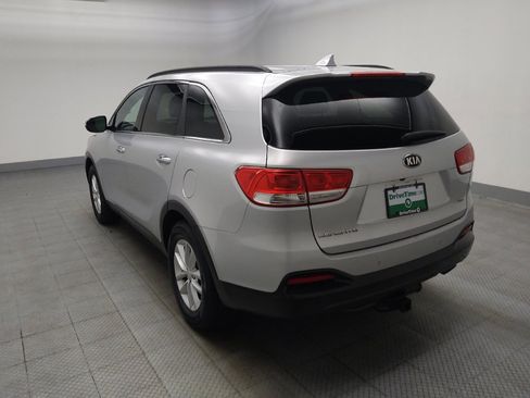Used 2018 Kia Sorento FWD image 5