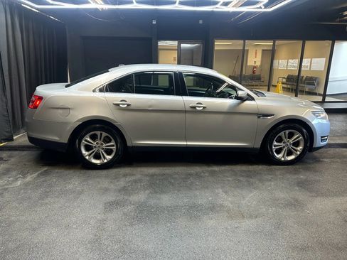 Used 2014 Ford Taurus SEL w/ Equipment Group 201A image 8