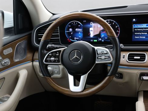 Used 2021 Mercedes-Benz GLS 450 4MATIC image 21