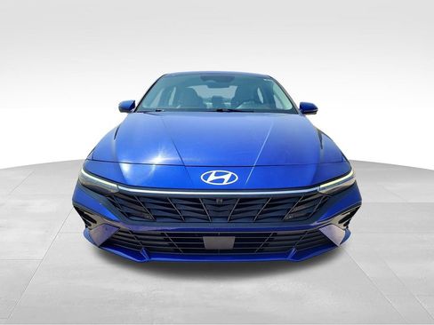Used 2024 Hyundai Elantra Limited FWD image 2