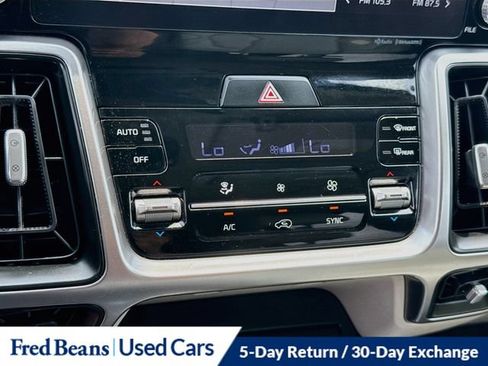 Used 2022 Kia Sorento S w/ Panoramic Sunroof Package AWD/4WD image 23