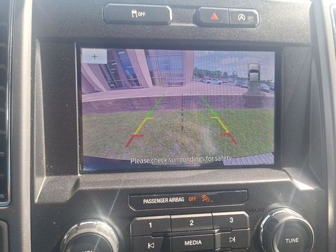 Used 2018 Ford F150 XLT w/ Equipment Group 302A Luxury AWD/4WD image 29