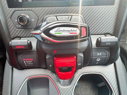 Used 2024 Lamborghini Urus Performante image 53