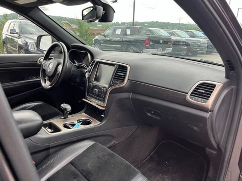 Used 2015 Jeep Grand Cherokee Altitude AWD/4WD image 9