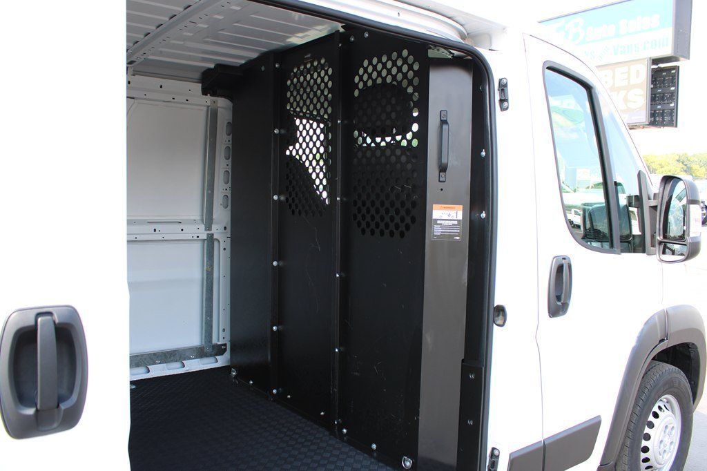 Used 2025 RAM ProMaster 2500 w/ U-Haul Equipment Group FWD image 9